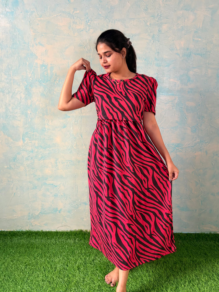 Red Giant - Zipless Maternity and feeding wear - Midi length