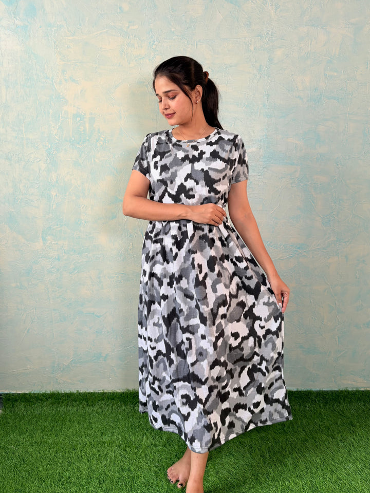 Mono - Zipless Maternity and feeding wear - Midi length
